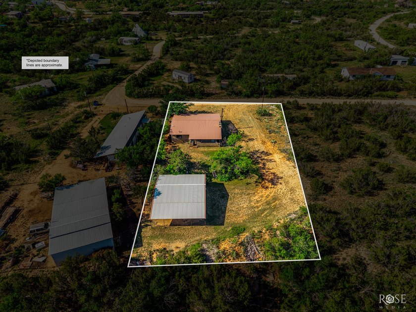 Looking for your own oasis in Robert Lee? Look no further! This - photo 45