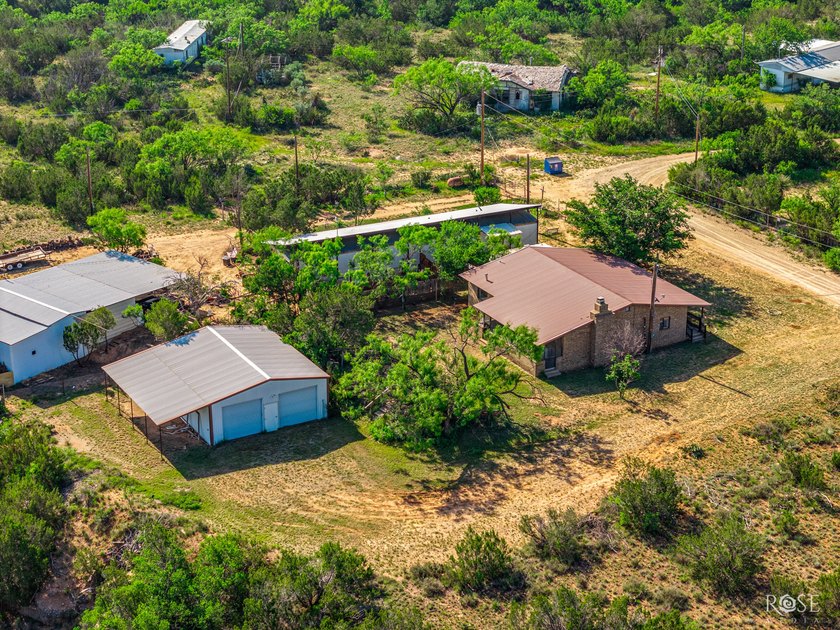 Looking for your own oasis in Robert Lee? Look no further! This - photo 47