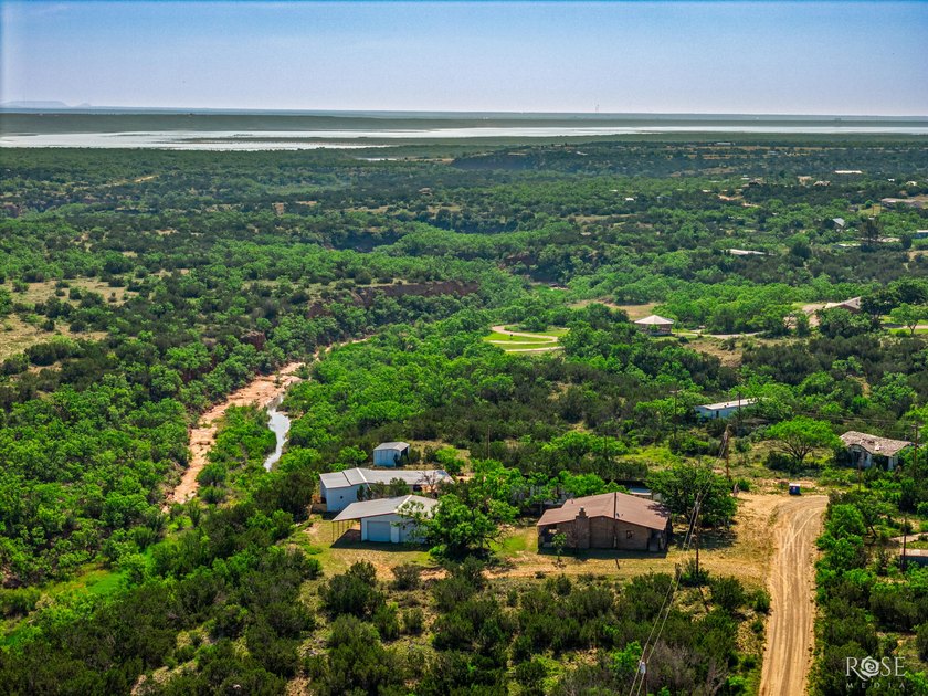 Looking for your own oasis in Robert Lee? Look no further! This - photo 48