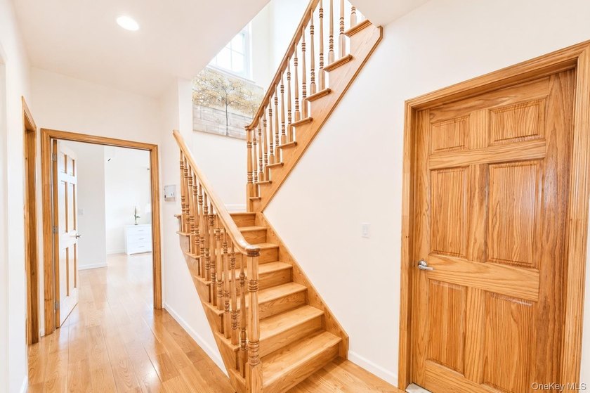 LOCATION LOCATION LOCATION !!!!! PROPERTY located at RIGHT BY - photo 10