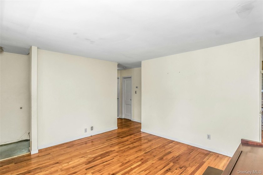 WELL LOVED AND READY FOR REFRESHING. 4 BR, 2 BATH, LR, DINING - photo 3