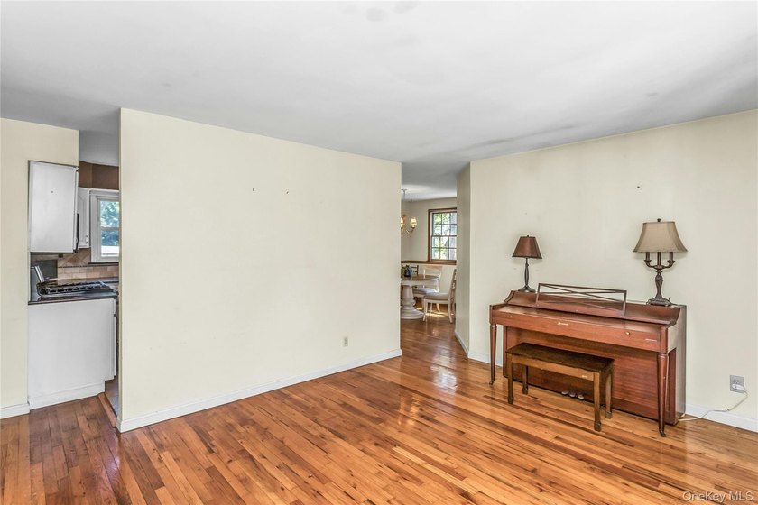 WELL LOVED AND READY FOR REFRESHING. 4 BR, 2 BATH, LR, DINING - photo 4