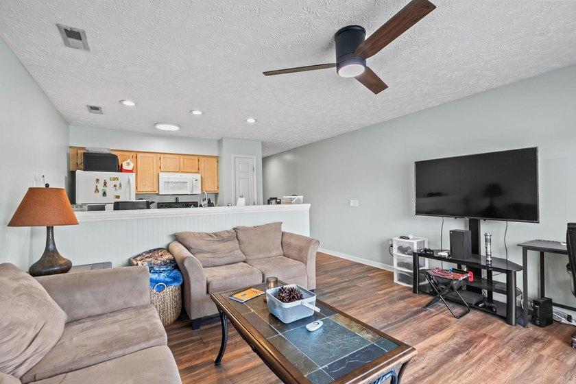 Welcome to 597 Blue River Court, a bright and well-maintained - photo 7