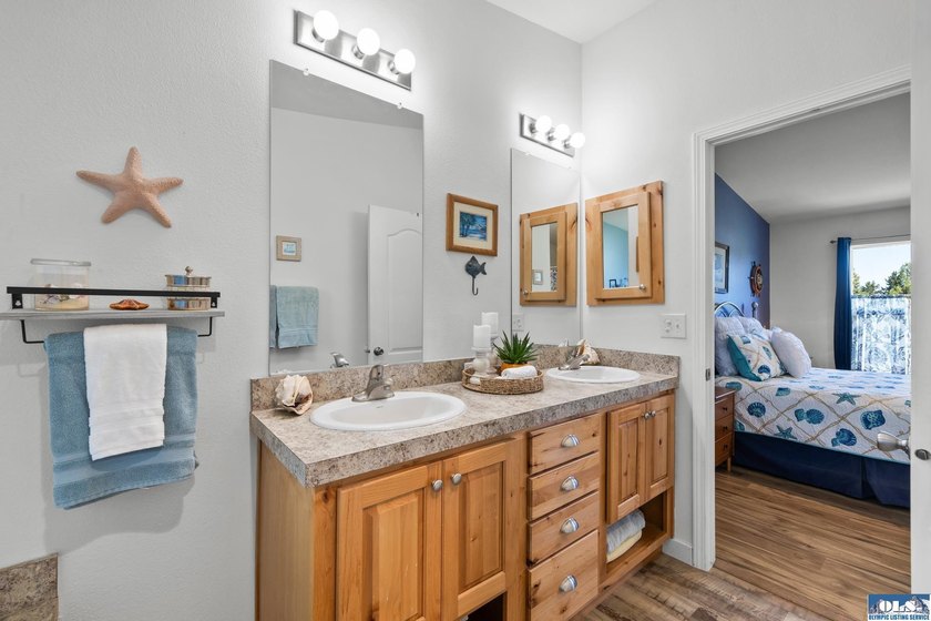 Welcome to this beautifully maintained 3-bedroom, 2-bath - photo 29