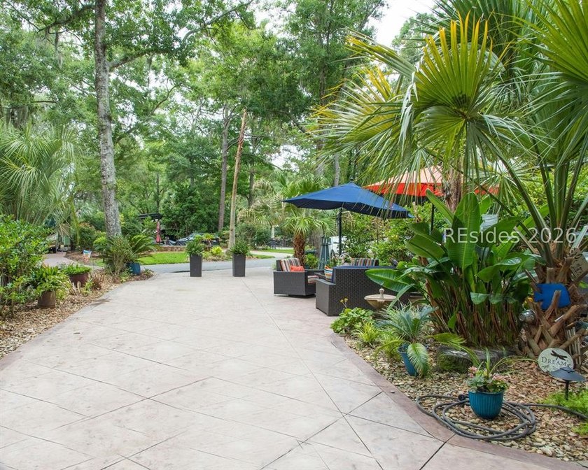 Experience the perfect blend of privacy and convenience on this - photo 7