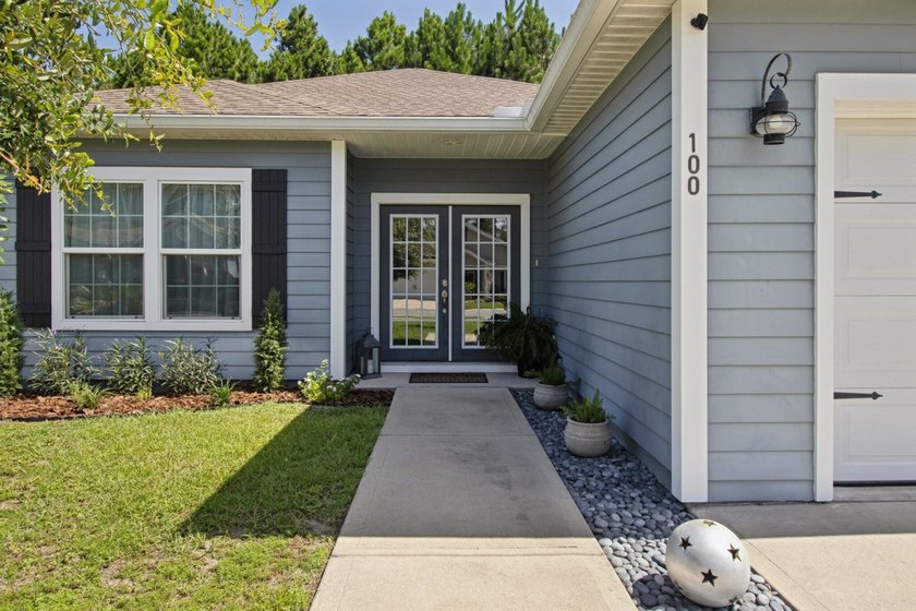 Welcome home to this beautifully maintained one-owner residence - photo 2