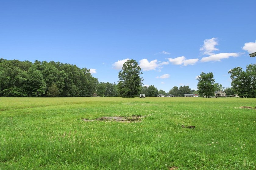 LAKE LIFE is calling! Nestled in the gated Lake Waynoka - photo 11