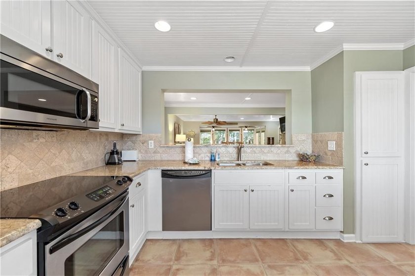 For Sale: Dune Breeze Townhome at 1528 Ocean Boulevard, St - photo 11