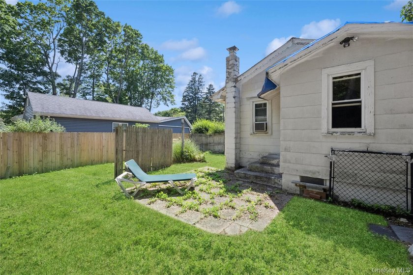 Welcome to this charming 2-bedroom, 1-bath In-Line Ranch - photo 12