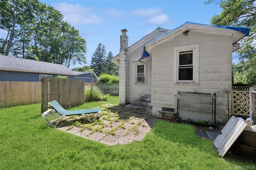 Welcome to this charming 2-bedroom, 1-bath In-Line Ranch - photo 14