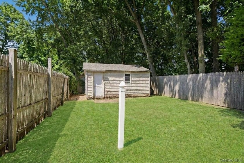 Welcome to this charming 2-bedroom, 1-bath In-Line Ranch - photo 15