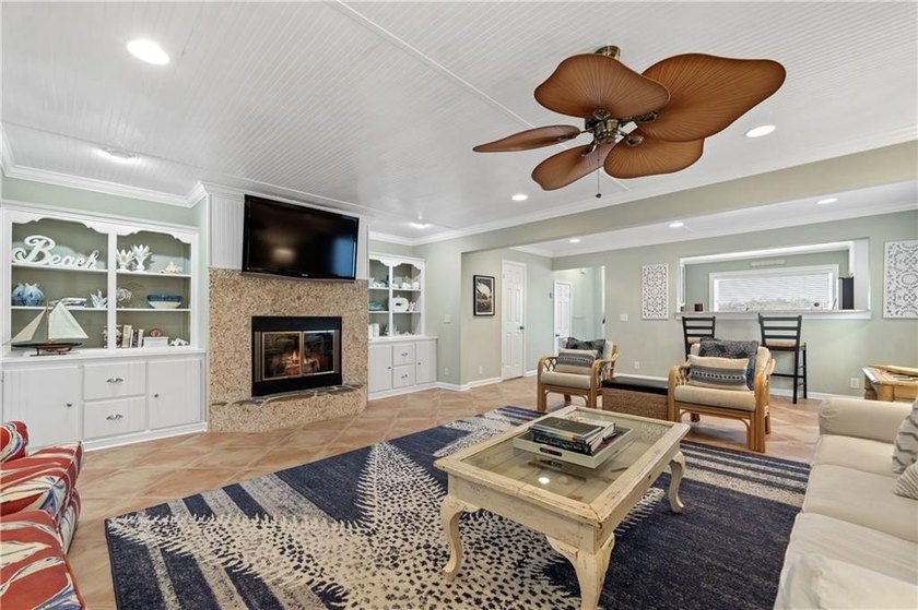 For Sale: Dune Breeze Townhome at 1528 Ocean Boulevard, St - photo 16
