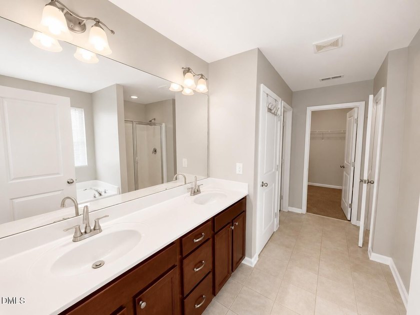 Magnificent 5 Bedroom, 3 Bath 2-story home in DURHAM!! You will - photo 16