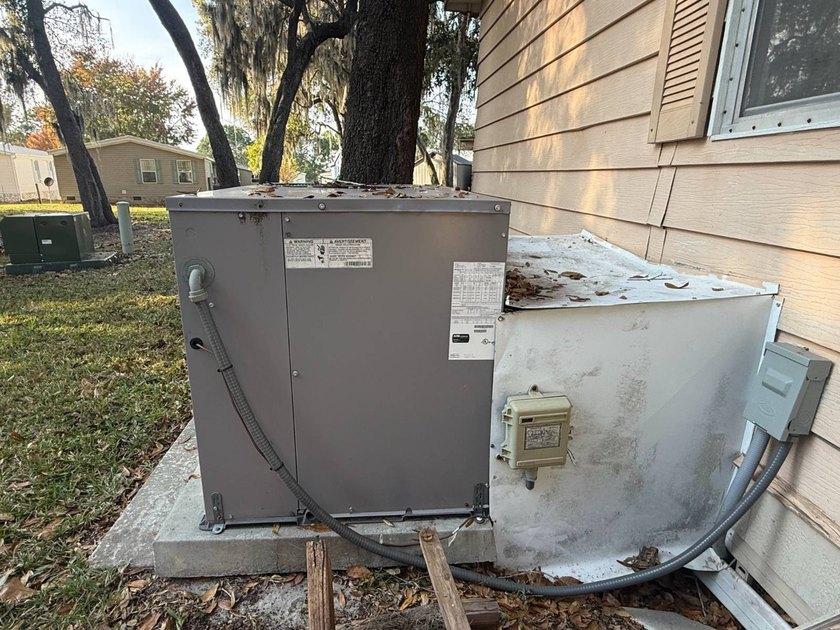 HANDYMAN SPECIAL! SELLER MOTIVATED! 1980 2 Bed - 2 Bath FIXER - photo 21