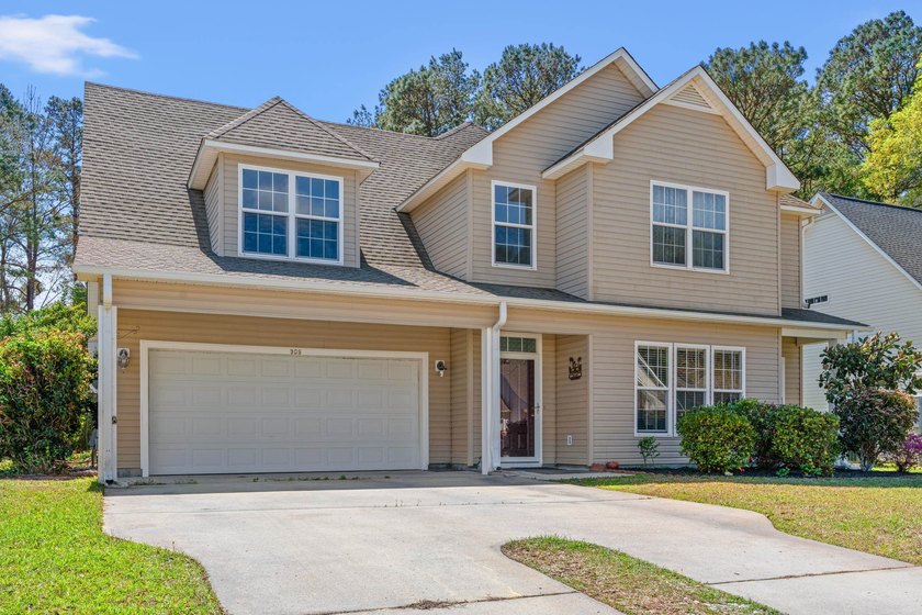 Welcome to this spacious and beautifully updated 5-bedroom, 3 - photo 2