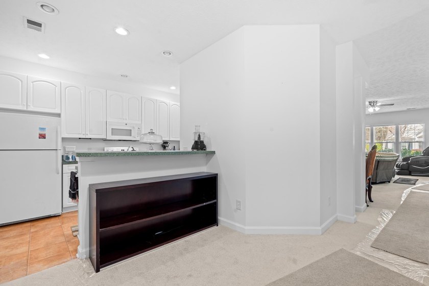 Welcome to this spacious and beautifully updated 5-bedroom, 3 - photo 7