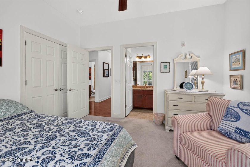 A rare opportunity to own a top-floor, rear corner residence in - photo 16