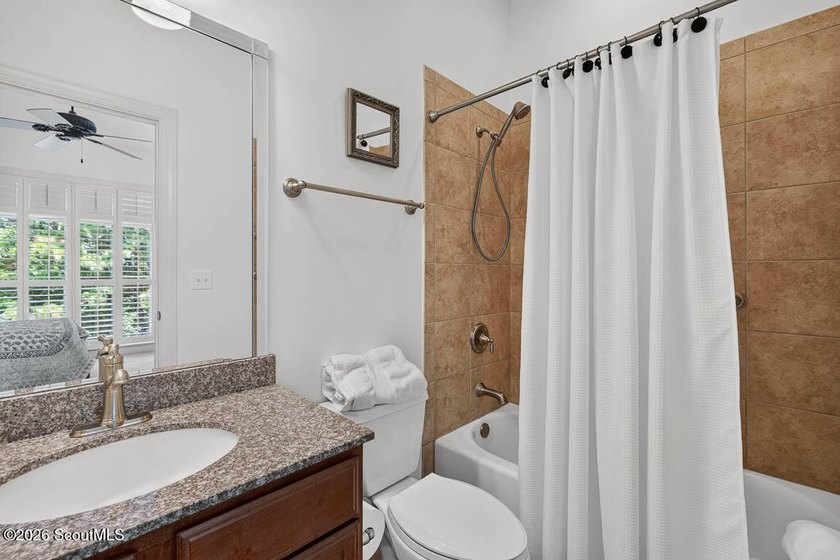 A rare opportunity to own a top-floor, rear corner residence in - photo 17