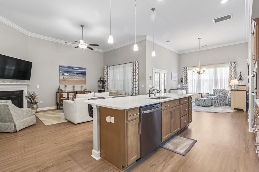 Three-bedroom, three-bathroom Craftsman-style home with a - photo 7