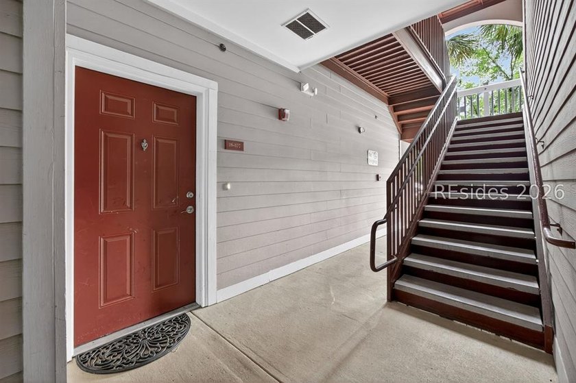 First floor living. Fresh updates. Easy Bluffton location. This - photo 3