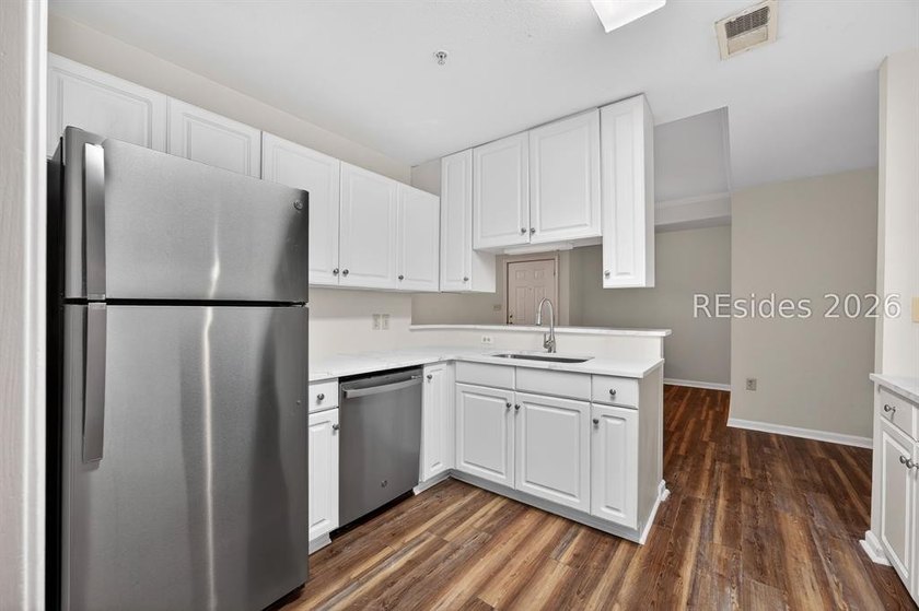 First floor living. Fresh updates. Easy Bluffton location. This - photo 10