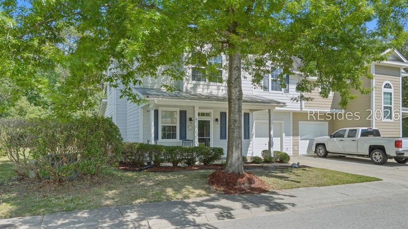 Welcome to 4 Blue Haw Ct in Bluffton! This charming 3 bed, 2.5 - photo 4