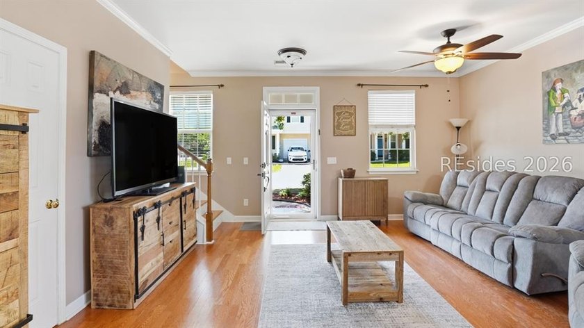Welcome to 4 Blue Haw Ct in Bluffton! This charming 3 bed, 2.5 - photo 7