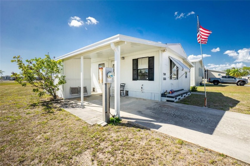 TURNKEY READY! Welcome to the friendly WATERFRONT COMMUNITY - photo 2