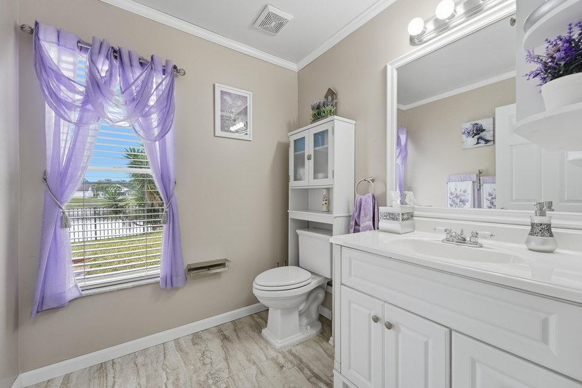 Beautifully updated throughout and move in ready! Open &amp; - photo 25