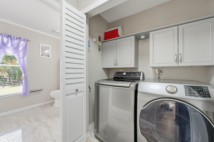 Beautifully updated throughout and move in ready! Open &amp; - photo 26