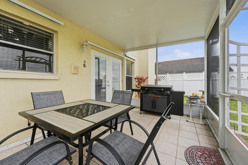 Beautifully updated throughout and move in ready! Open &amp; - photo 27