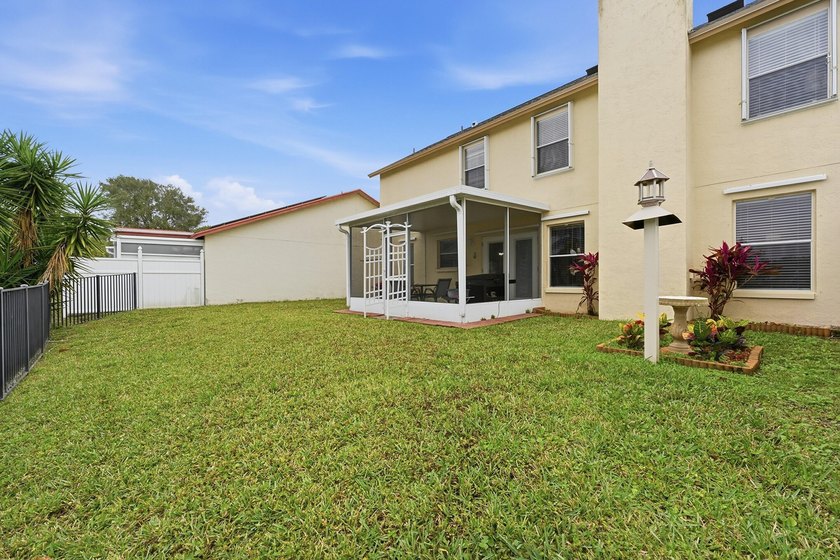 Beautifully updated throughout and move in ready! Open &amp; - photo 28