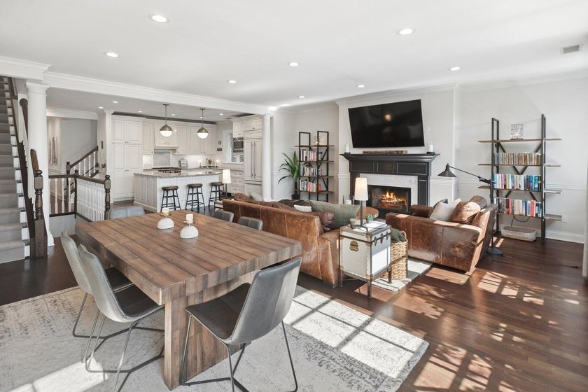 Set on a rare extra-wide 30' lot in one of Lincoln Park's most - photo 4