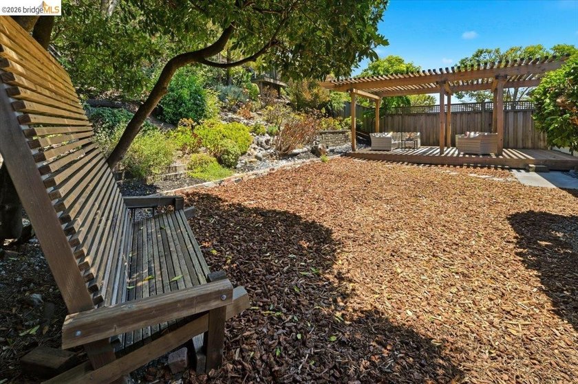 Perched peacefully above it all, this Mid-Century modern home - photo 36