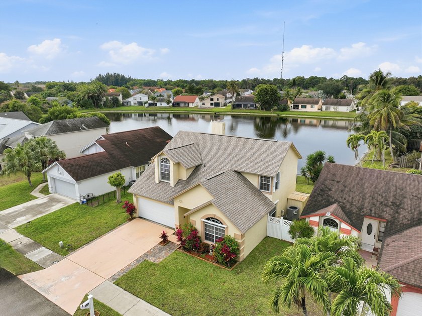Beautifully updated throughout and move in ready! Open &amp; - photo 38