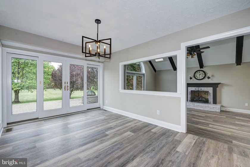 An exceptional opportunity to own a beautifully updated 3 - photo 34