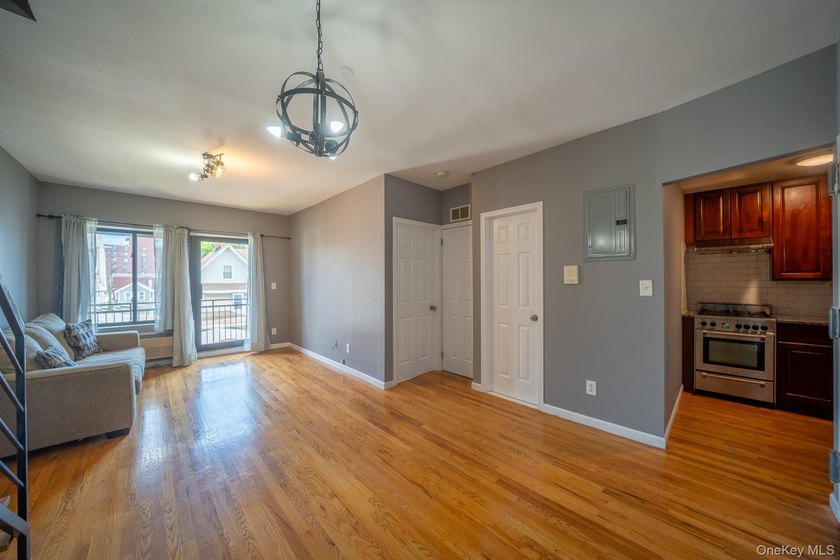 Welcome to this beautifully designed 2-bedroom, 2-full-bathroom - photo 6