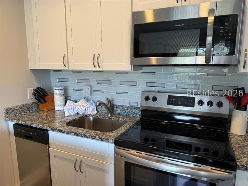 Great view and NO upgrades needed! So lovely and ready to enjoy - photo 2