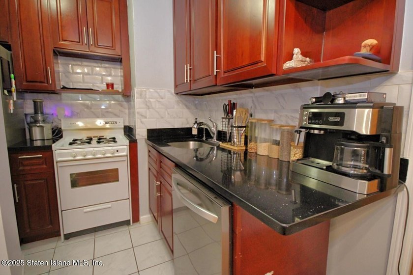 WELCOME TO THIS CHARMING SHORE RD STUDIO OFFERING OCEAN VIEWS &amp; - photo 15