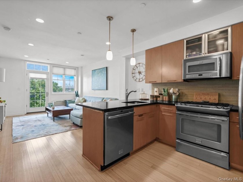 Welcome to Residence 4C at Arista 35, a beautifully appointed - photo 4