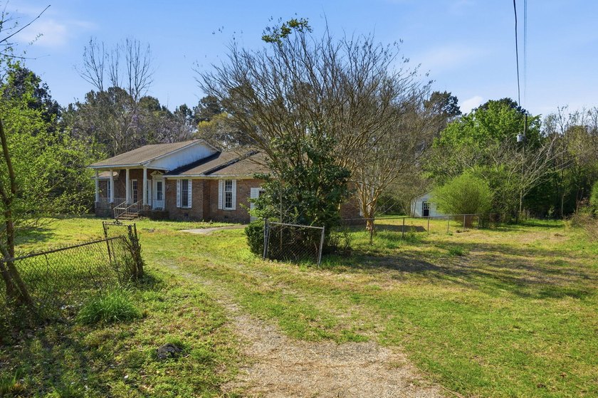 Looking for a private Lowcountry escape with room to grow? This - photo 6