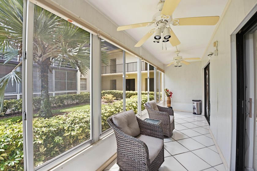 Beautifully updated first-floor condominium offering the perfect - photo 19