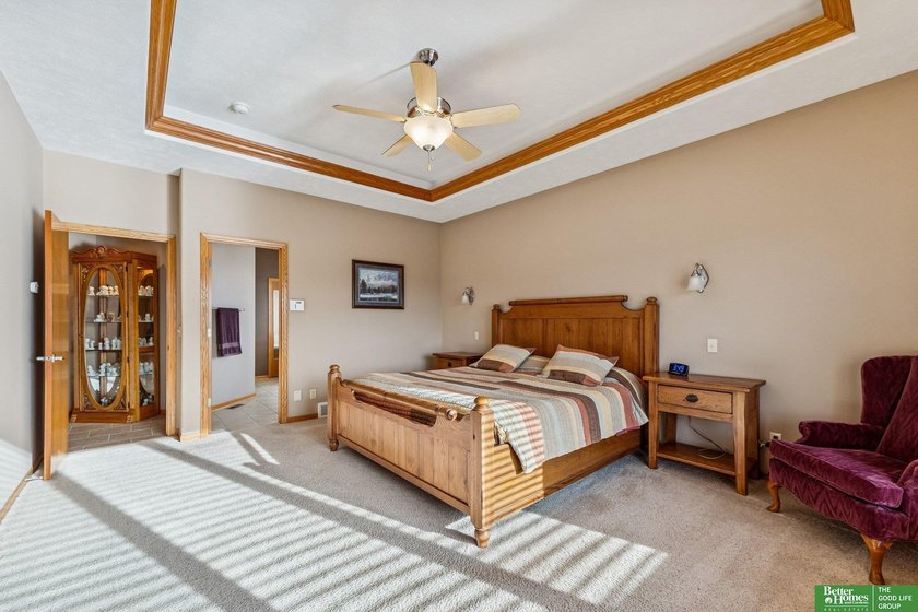 BACKS TO WATER!!! This one checks all the boxes! Beautiful 4 bed - photo 22