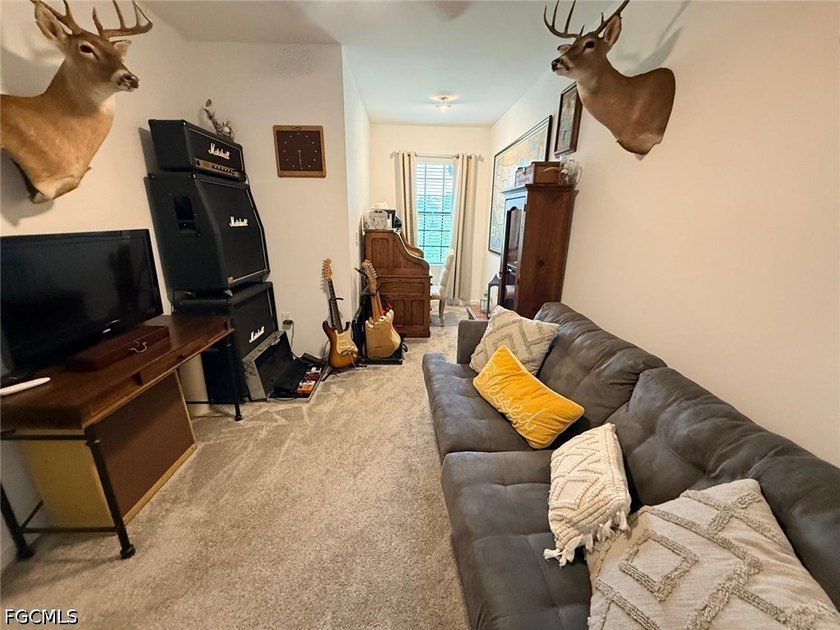 Welcome to this beautifully maintained two-story townhome - photo 31