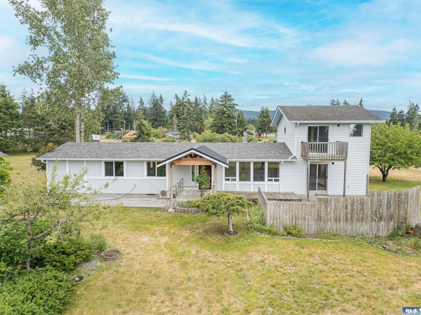 Nestled in the heart of the Olympic Peninsula, this unique 3 - photo 31