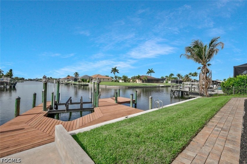 Welcome to your front-row seat to the ULTIMATE FLORIDA LIFESTYLE - photo 3