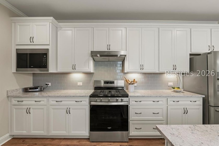 Welcome to this Hallmark floor plan in the highly sought-after - photo 6