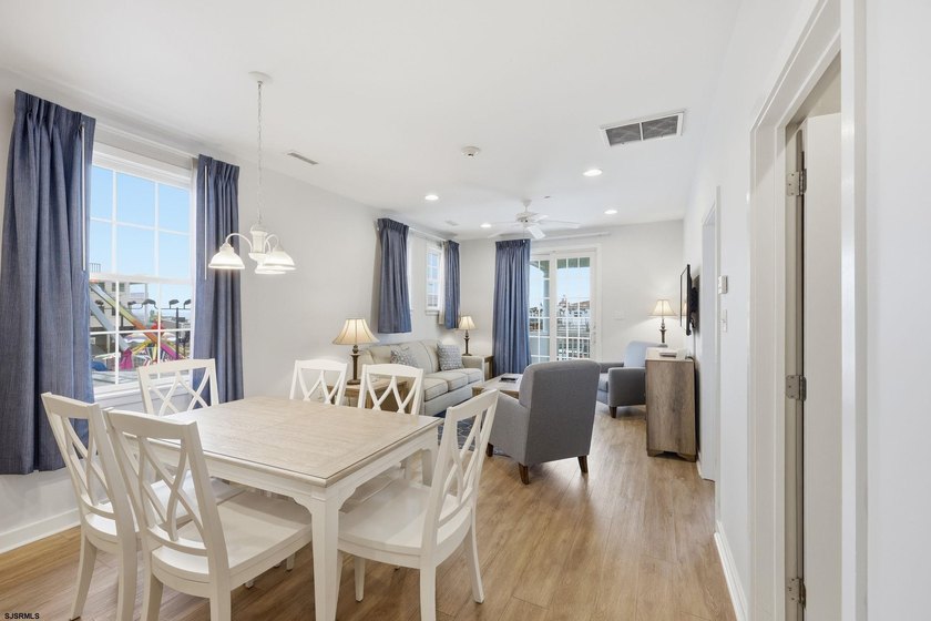 Beautiful 2BR/2BA at the Ebb Tide Suites Condominiums just a - photo 7