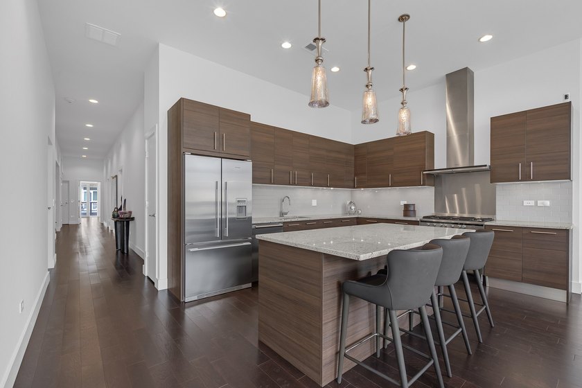Experience Luxury City Living In This Exceptional 3 Bedroom, 3 - photo 4
