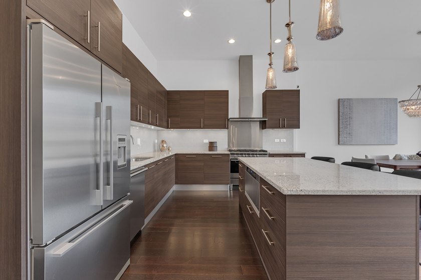 Experience Luxury City Living In This Exceptional 3 Bedroom, 3 - photo 6